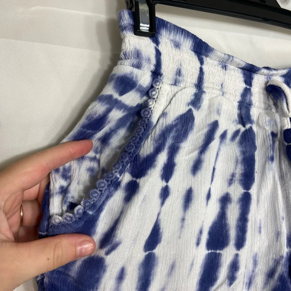 EUC Justice girl’s blue white‎ tie dyed embroidered hem pocket comfy shorts 12